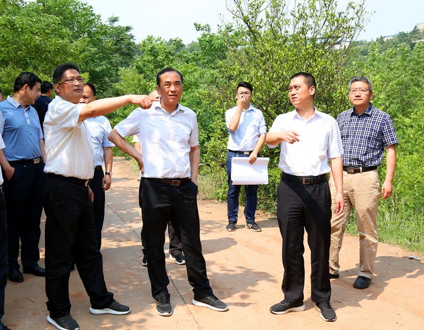 綜合整治環(huán)保項目 全力守護綠水青山 ——市委副書記、市長趙輝視察城市黑臭水體整治及污水垃圾處理設(shè)施項目